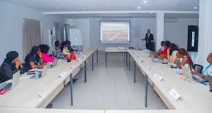 Sécurité aéroportuaire : une bourse lancée à Abidjan pour former 45 femmes africaines dans le secteur